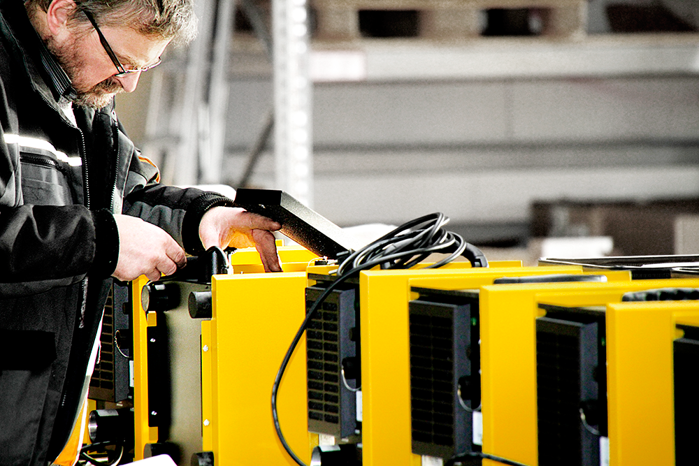 In onze productie in Heinsberg vertrouwen wij op de ervaring van gekwalificeerd personeel - in combinatie met de innovatie van de productontwikkelaars.